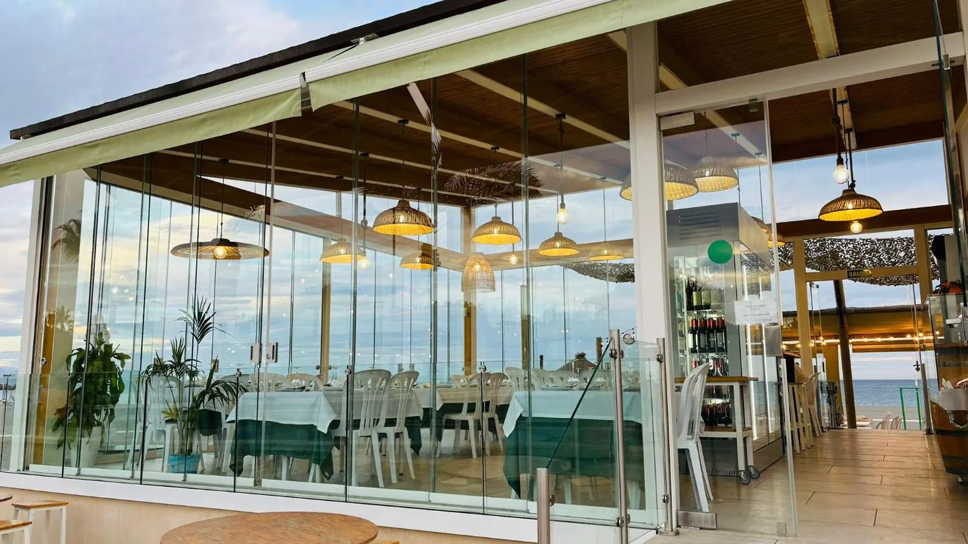 Chalet Con Piscina En Primera Linea De Playa Βίλα Τορρεμολίνος 0*,  Ισπανία