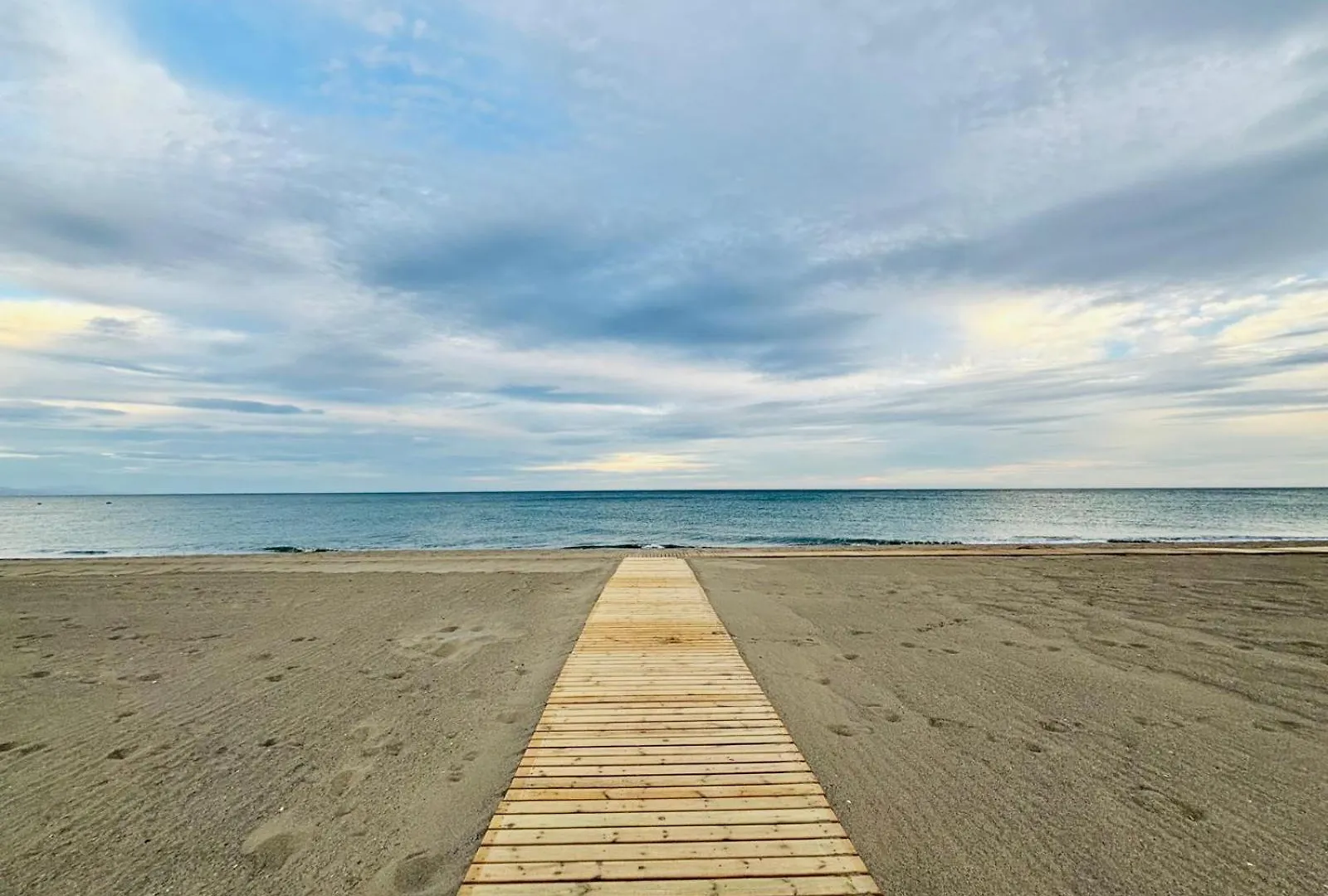 Chalet Con Piscina En Primera Linea De Playa Βίλα Τορρεμολίνος Ισπανία