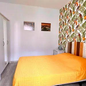  Chalet Town House With Patio In Quiet Residential Area 10 Min From