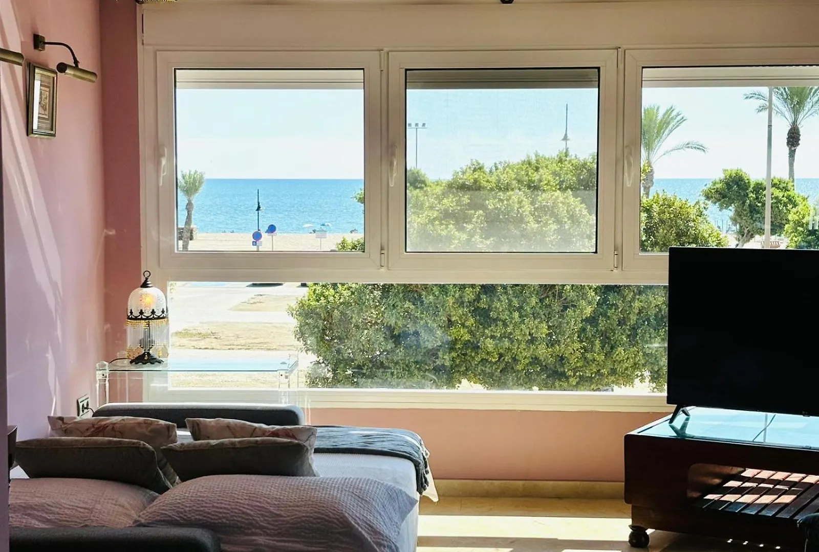 Chalet Con Piscina En Primera Linea De Playa Villa Torremolinos