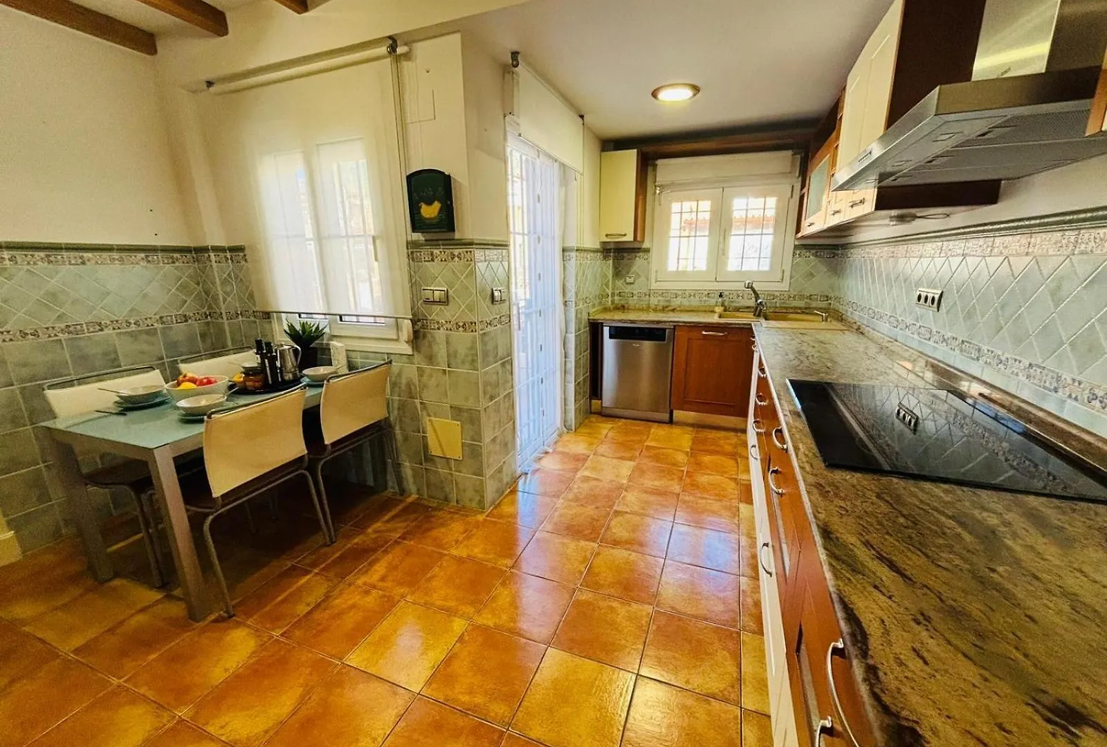 Chalet Con Piscina En Primera Linea De Playa Villa Torremolinos