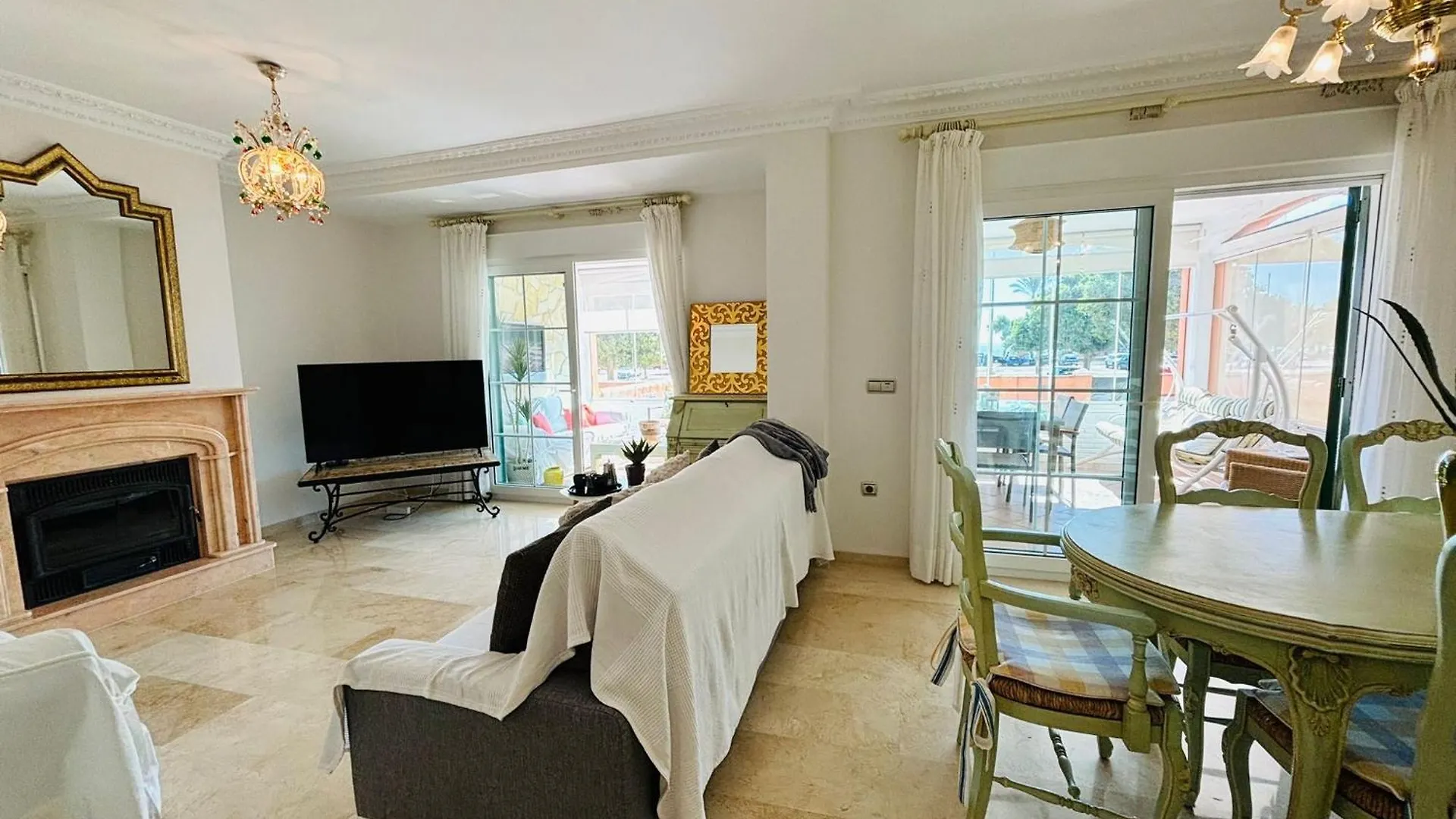 Chalet Con Piscina En Primera Linea De Playa Villa Torremolinos Spain