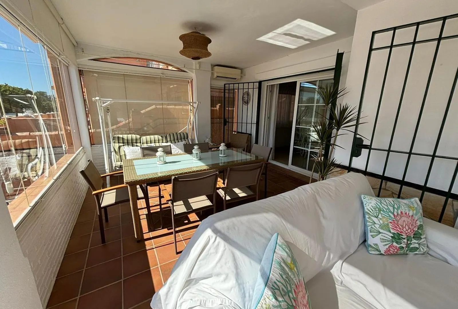 Chalet Con Piscina En Primera Linea De Playa Villa Torremolinos